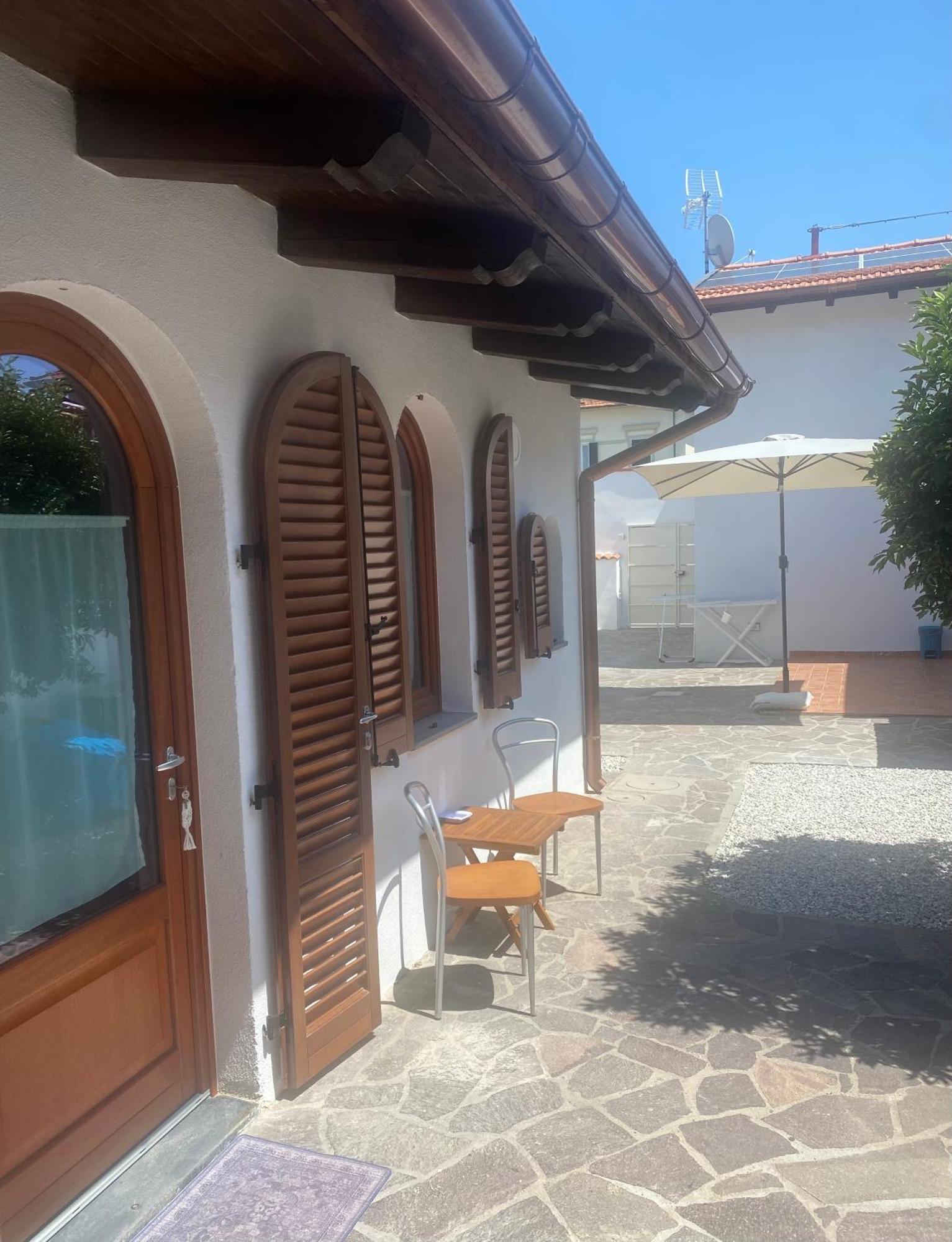 Hotel Casa Raffaela Marina Di Pisa Exterior foto